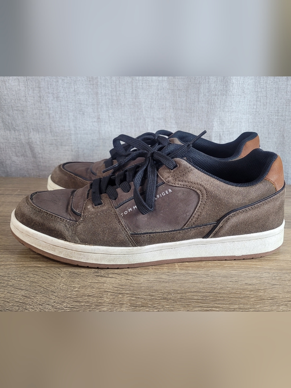 Tommy Hilfiger Brown Suede & Leather Low-Top Sneakers